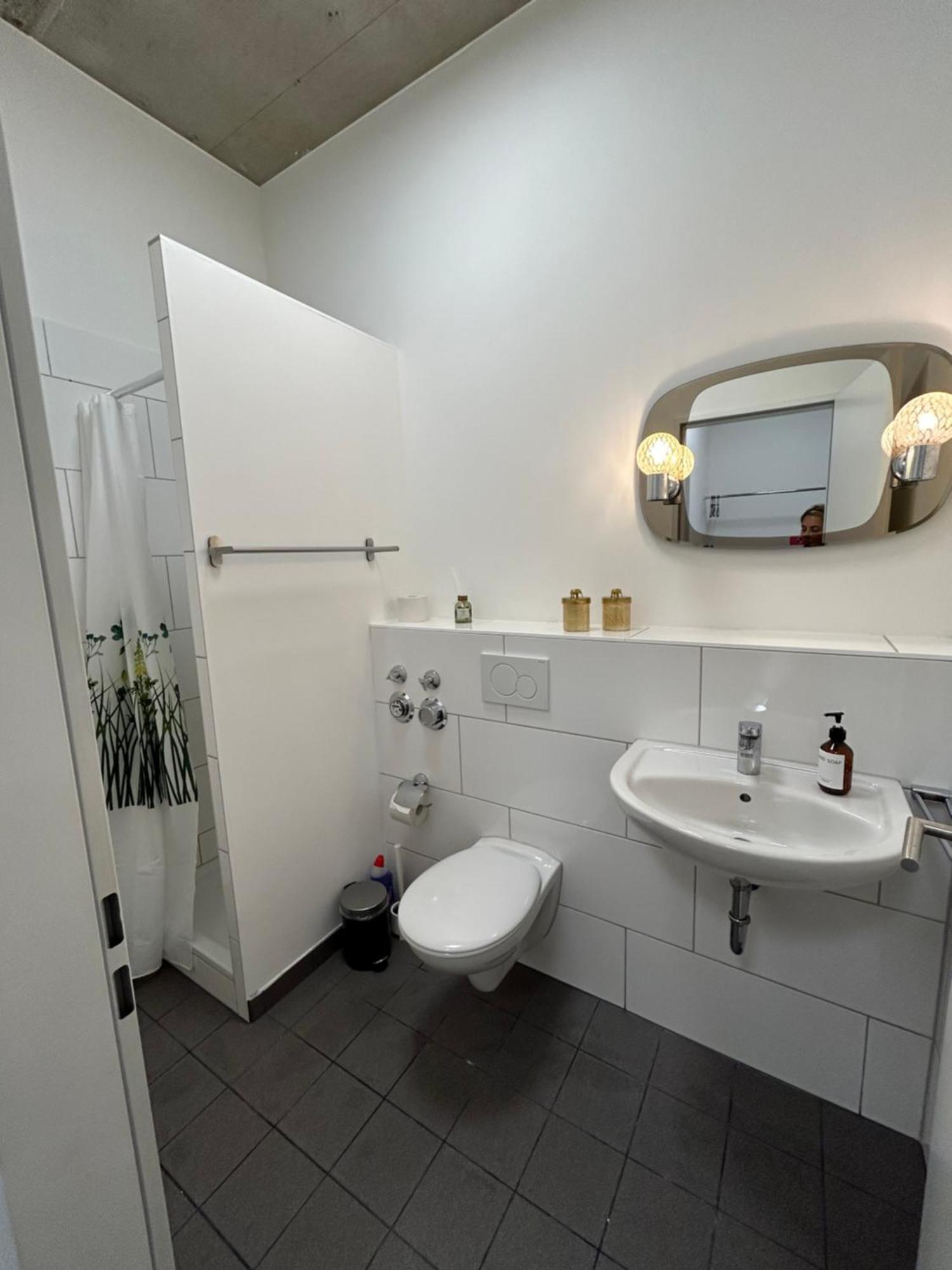 35 Qm Grosses Apartment Mit Eigenem Badezimmer In Den Elbvororten Hamburg Dış mekan fotoğraf